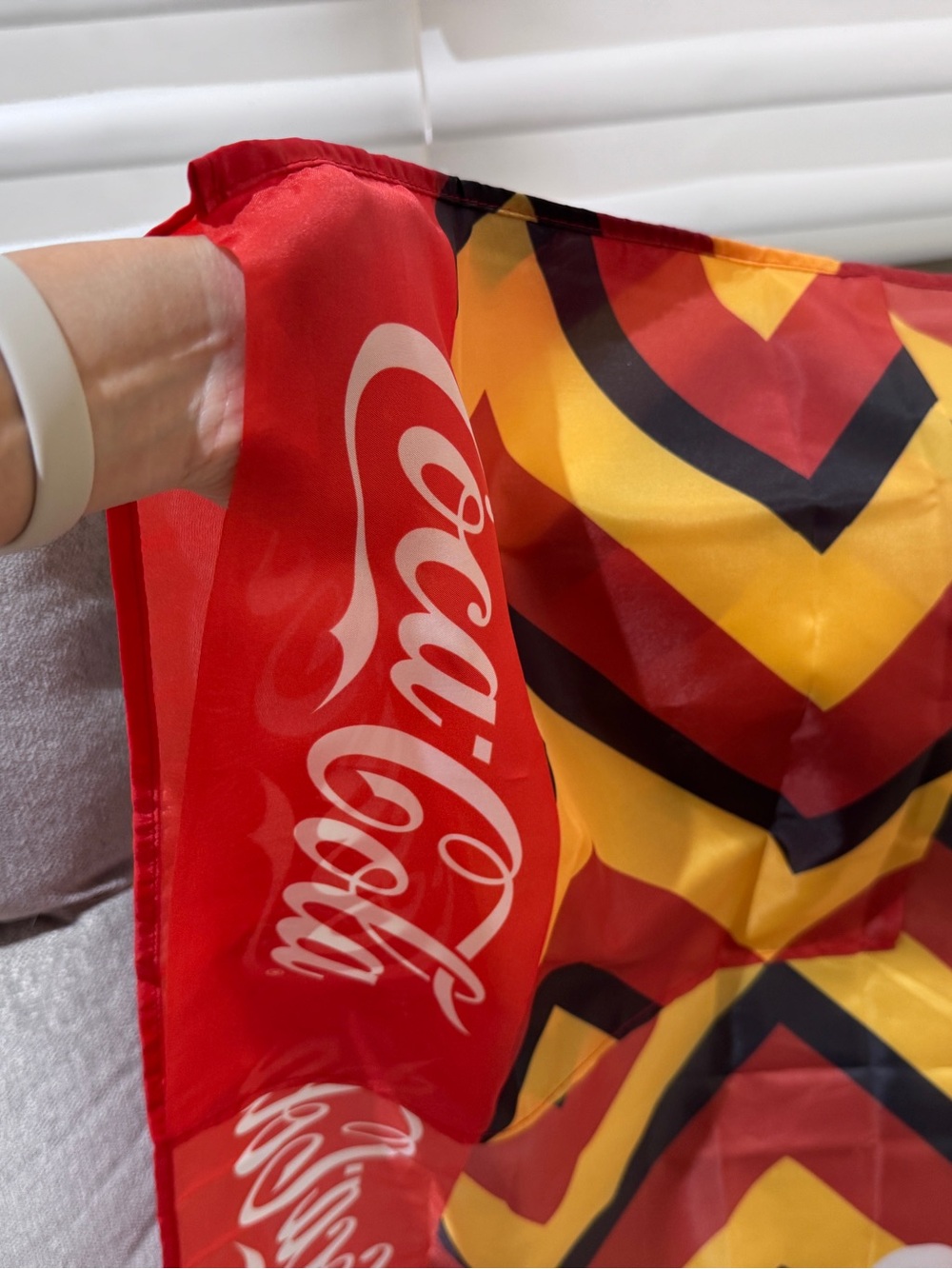 FIFA 2026 World Cup Belgium Coca-Cola Official Promotional BEL Flag Cape Poncho - Picture 8 of 12
